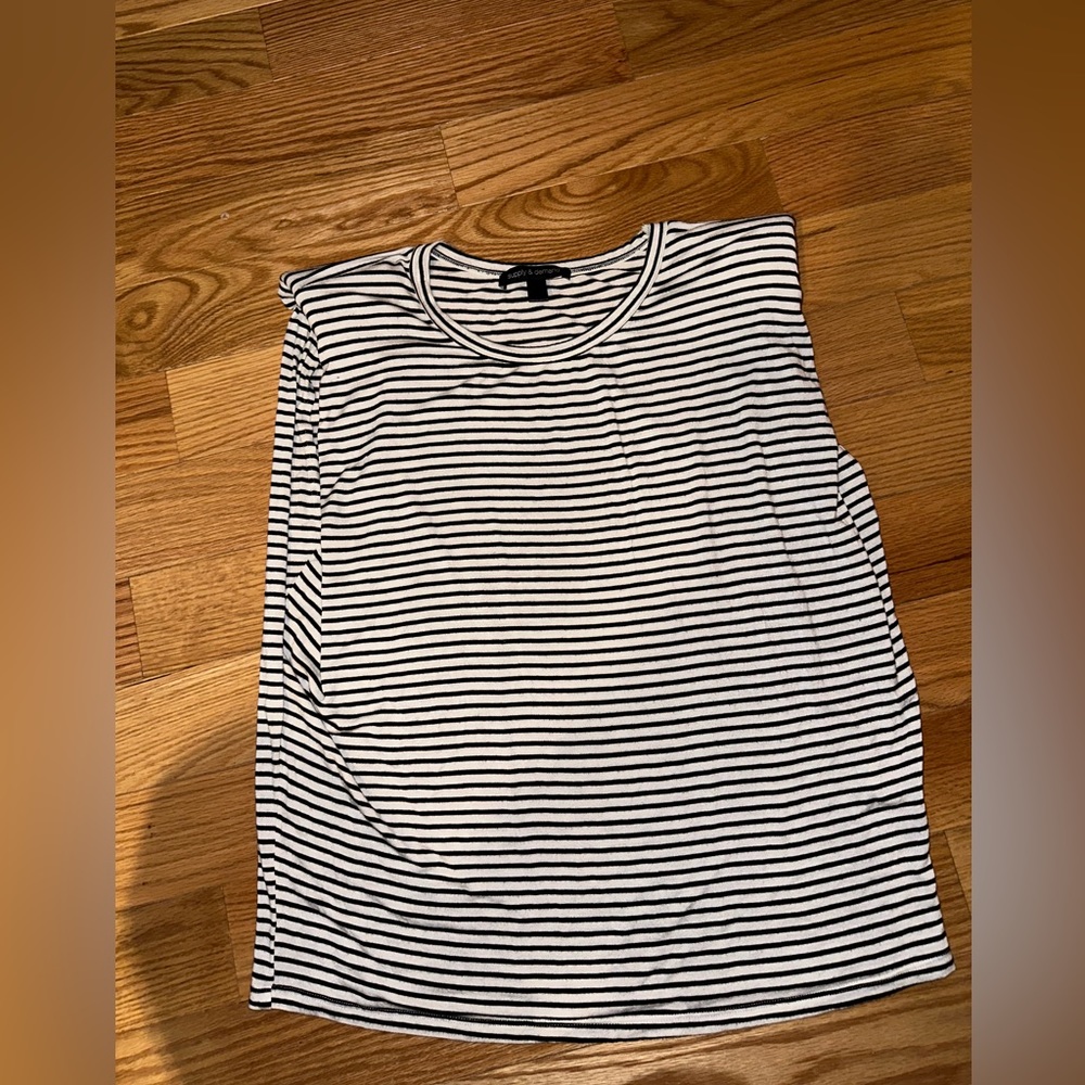 Padded shoulder top